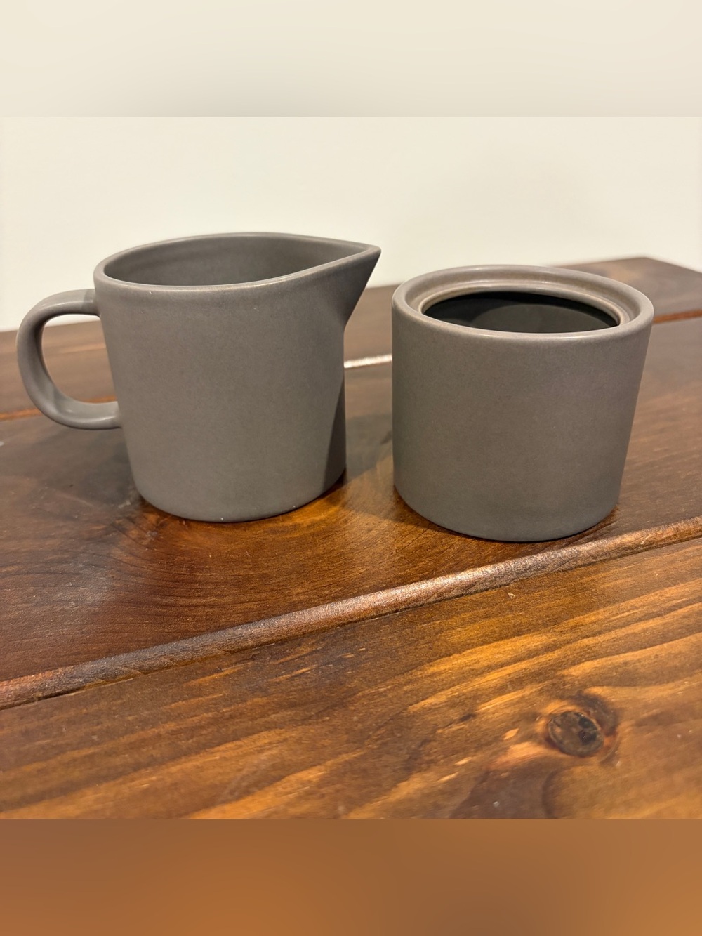 Calvin Klein Gilt Swid Powell Creamer Sugar Bowl Matte Brown DISCONTINUED.